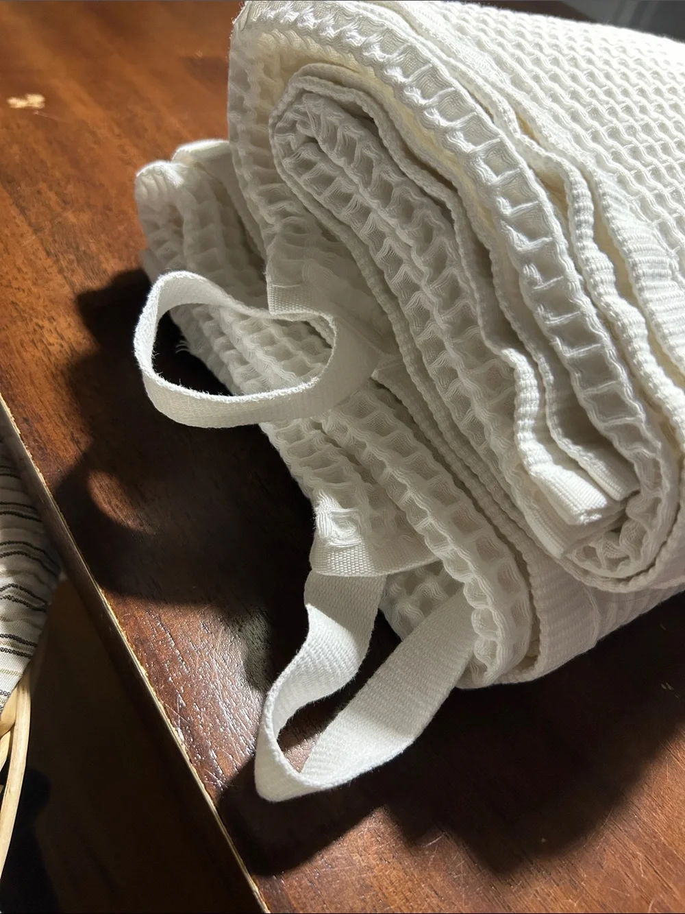 Waffle-Texture Bath Towel in White - Soft, Breathable 100 % Cotton